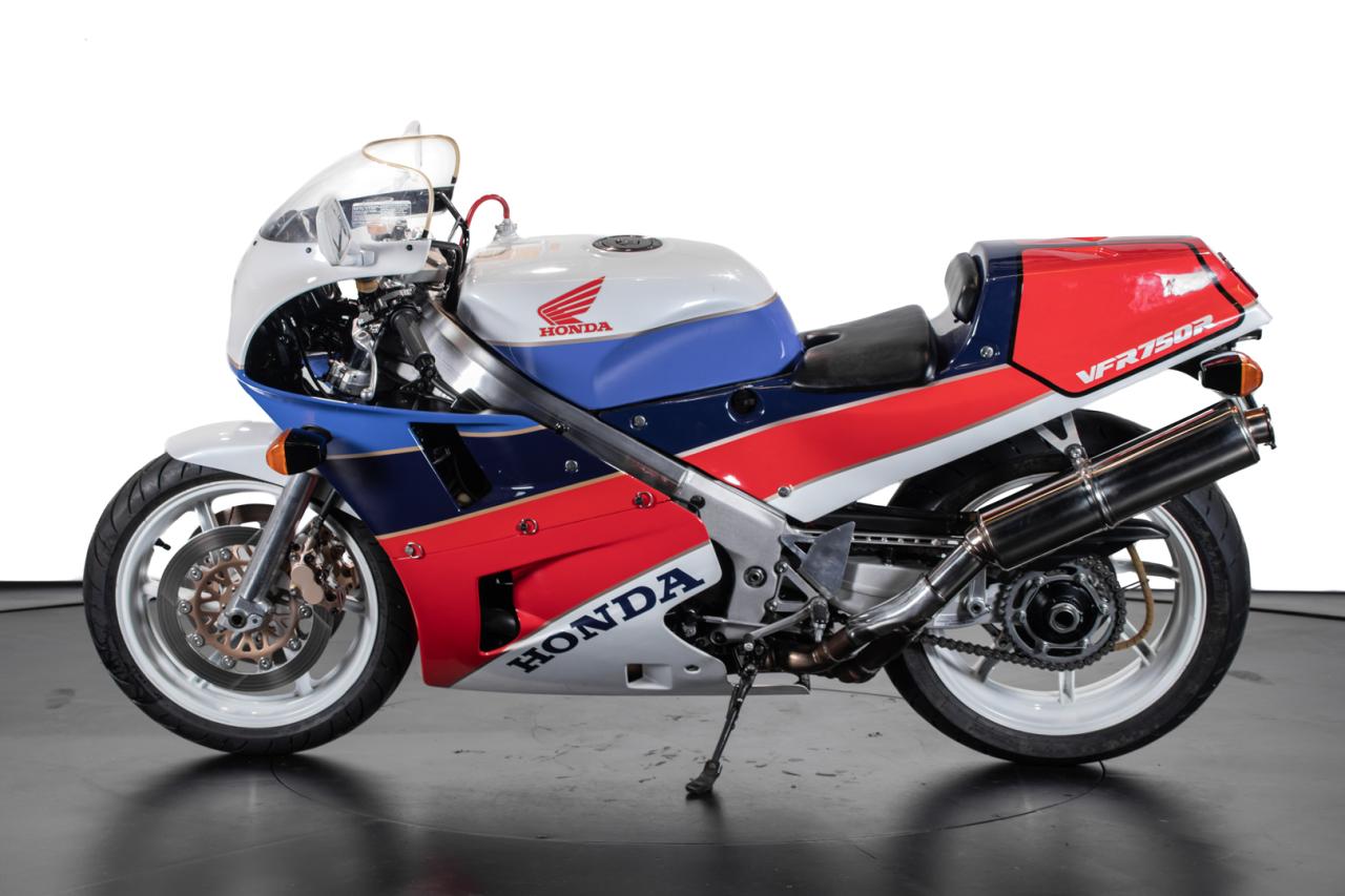 1991 Honda RC 30