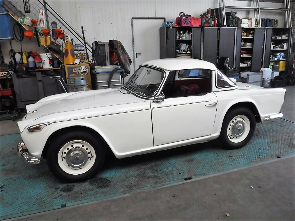 1967 Triumph TR4A surrey