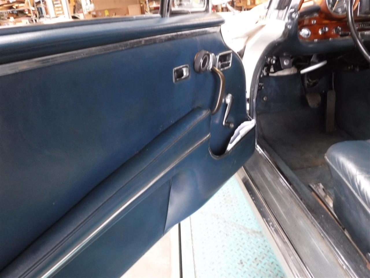 1962 Mercedes - Benz 300SE Coupe white W112