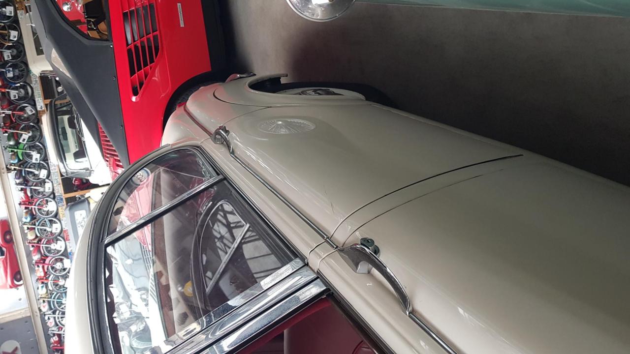 1961 Jaguar MK2 - white