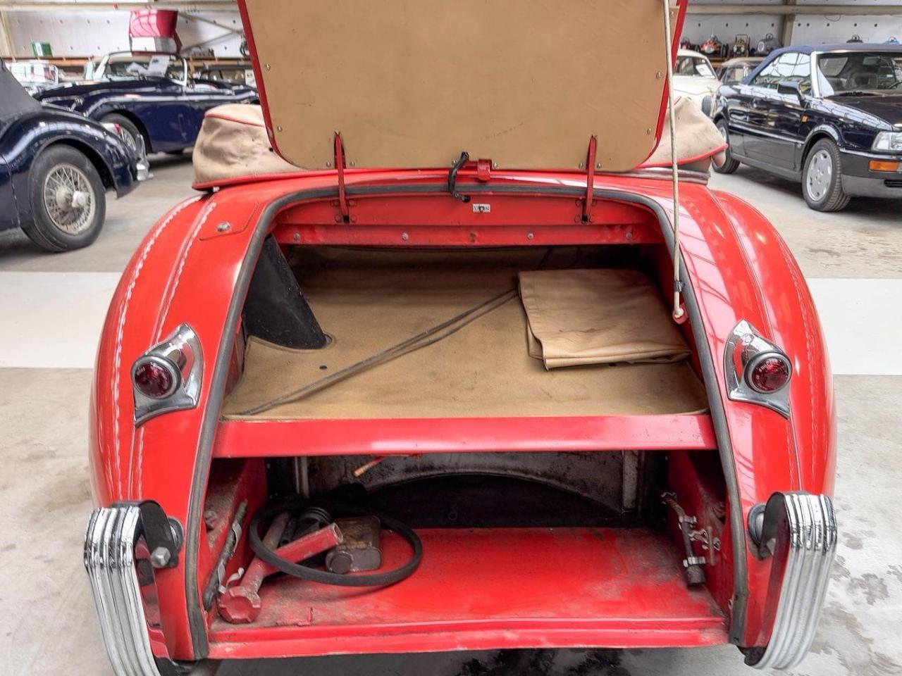 1954 Jaguar XK 120 DHC