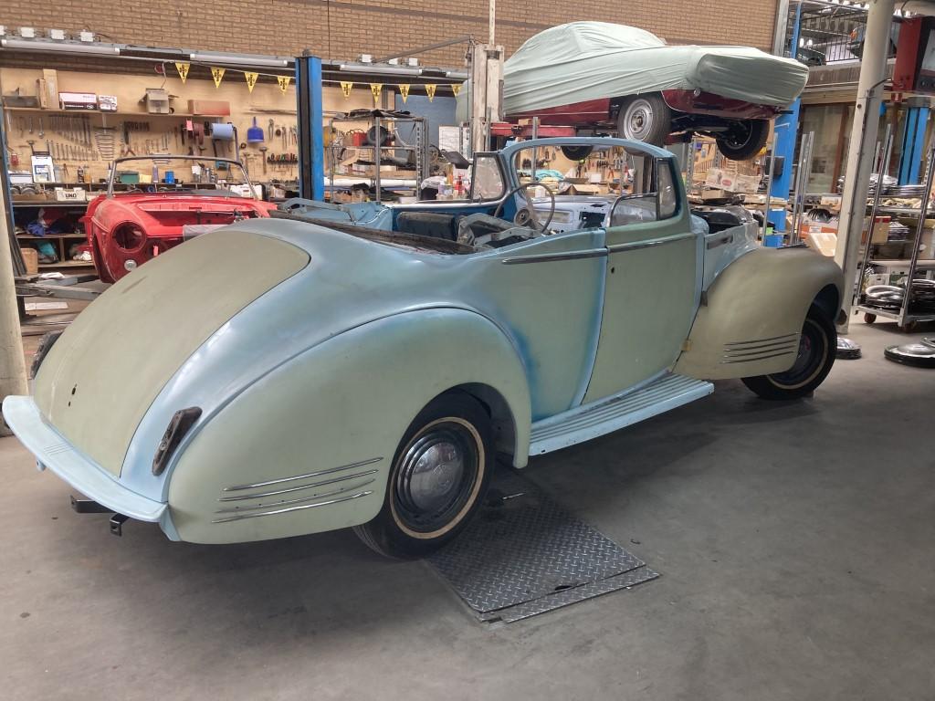 1941 Packard 120 convertible blue