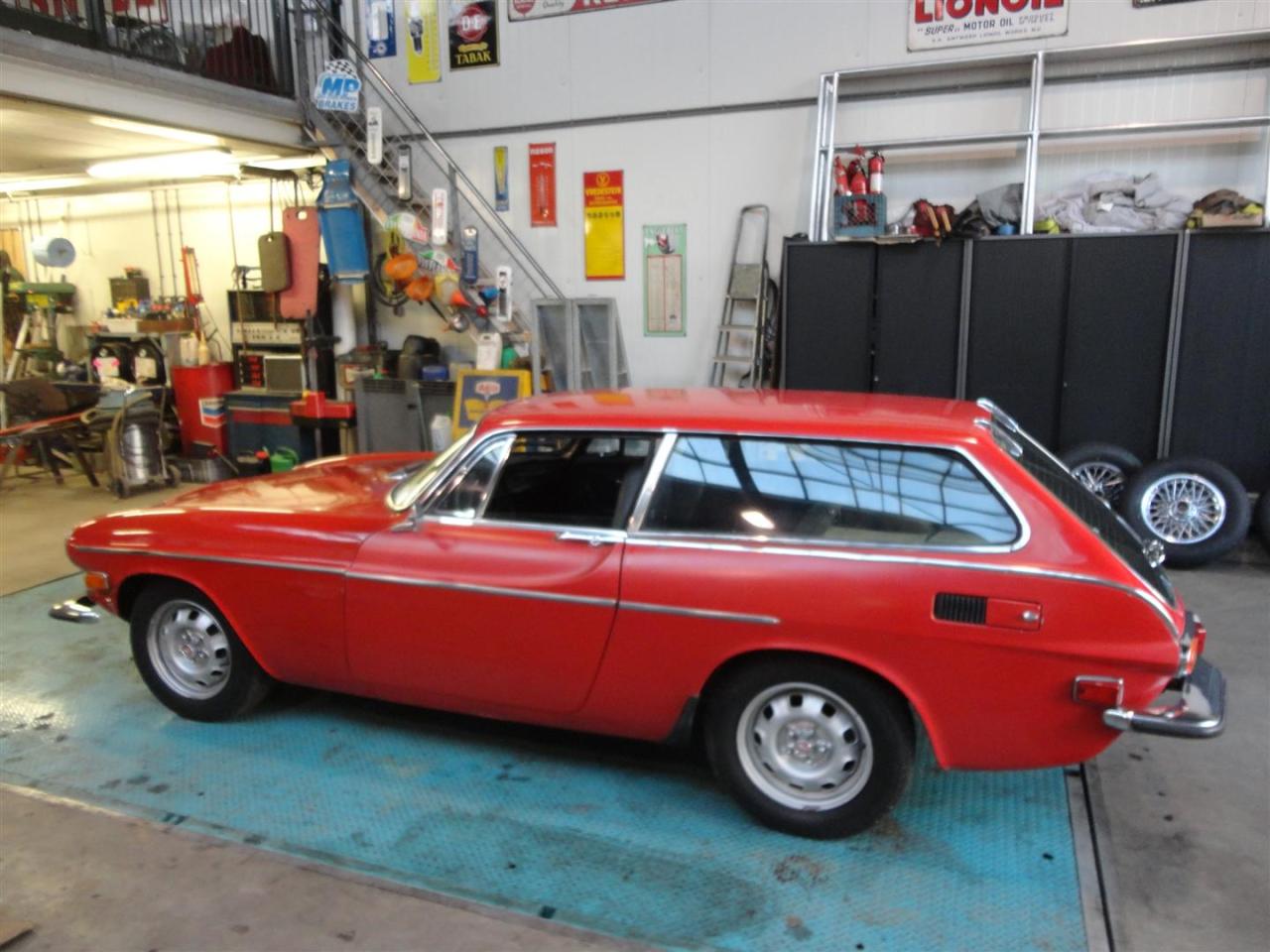 1973 Volvo 1800 ES red. 5389