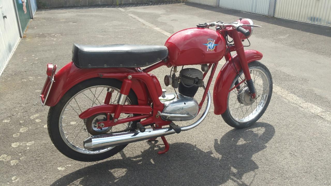 1957 MV Agusta 125 CC red