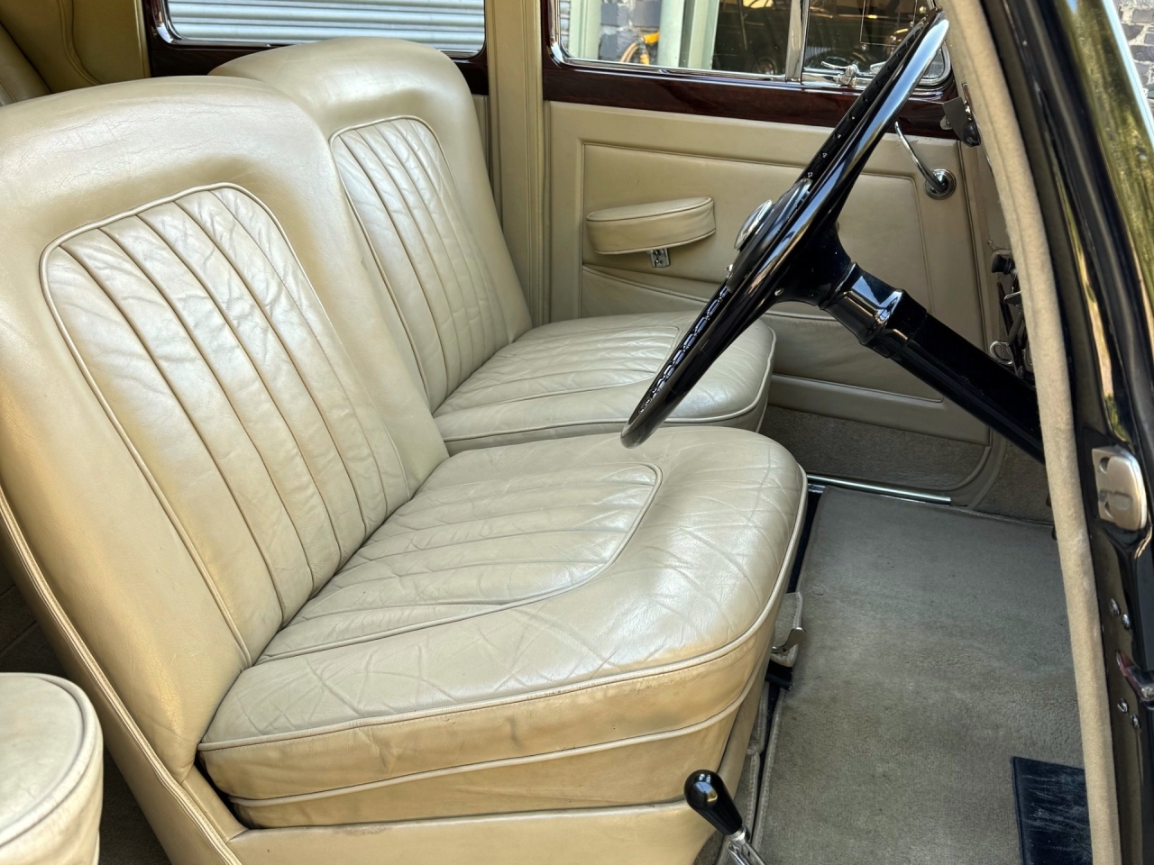 1953 Bentley R Type Manual Saloon    B594TN