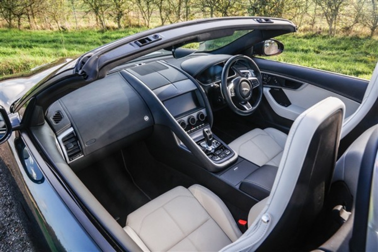 2021 Jaguar F-Type 2.0 R-Dynamic Convertible