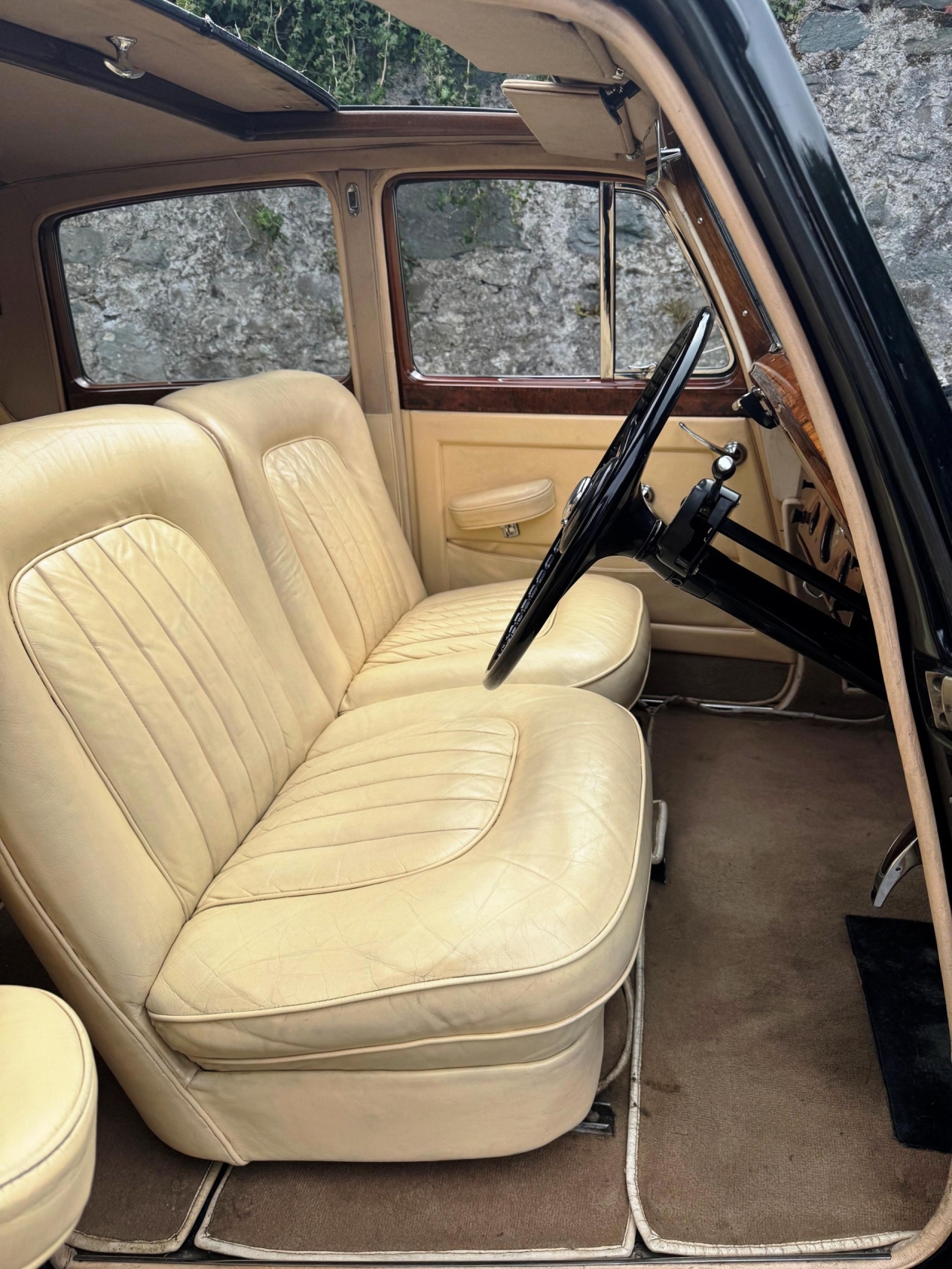1954 Rolls-Royce Silver Dawn ‘Big Boot’ Automatic Saloon SOG68