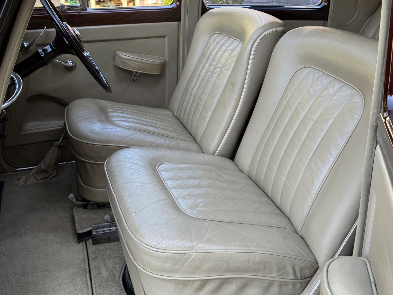 1953 Bentley R Type Manual Saloon    B594TN