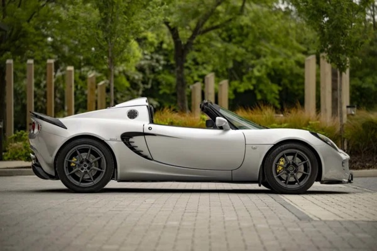 2003 Lotus Elise