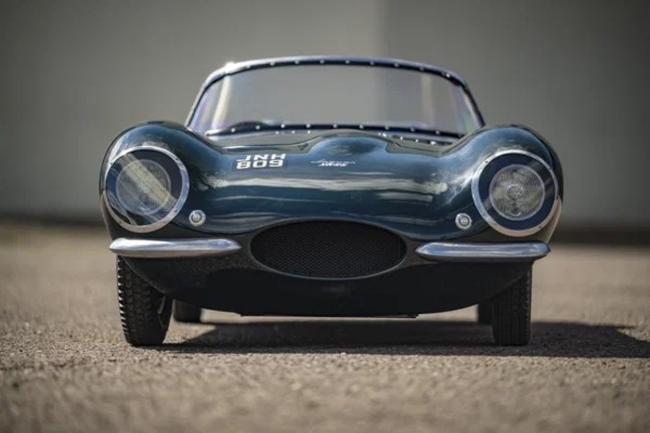 1956 'Jaguar XKSS' Scale Model