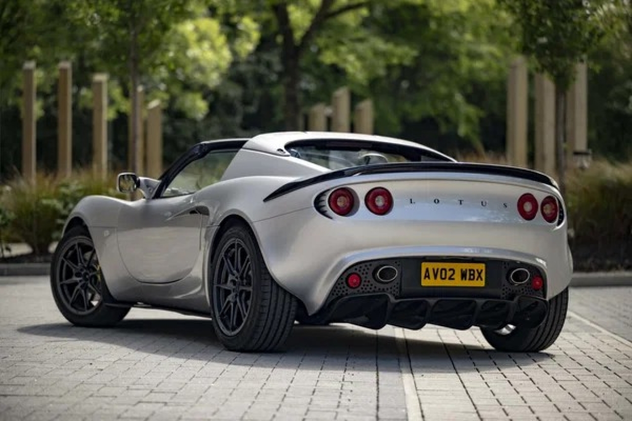 2003 Lotus Elise