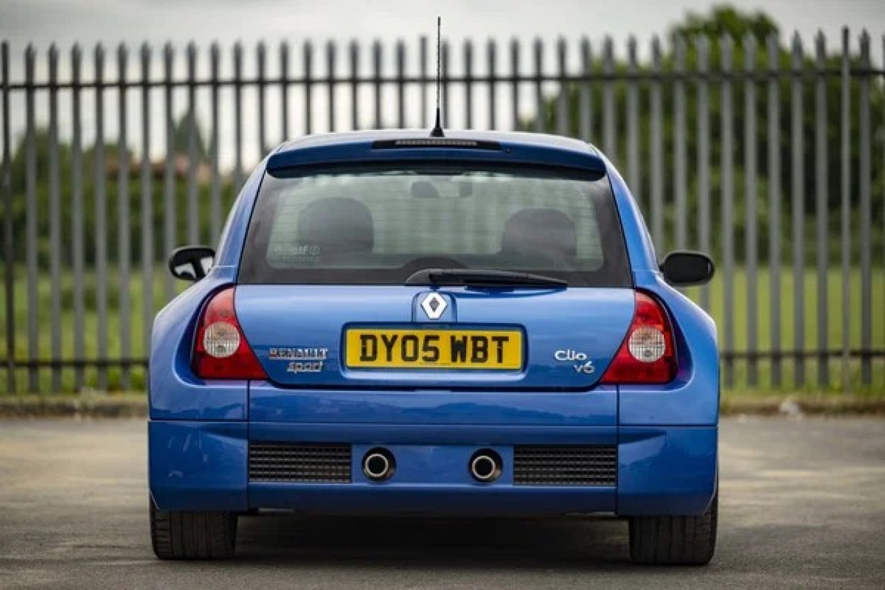 2005 Renault Clio V6 Phase 2