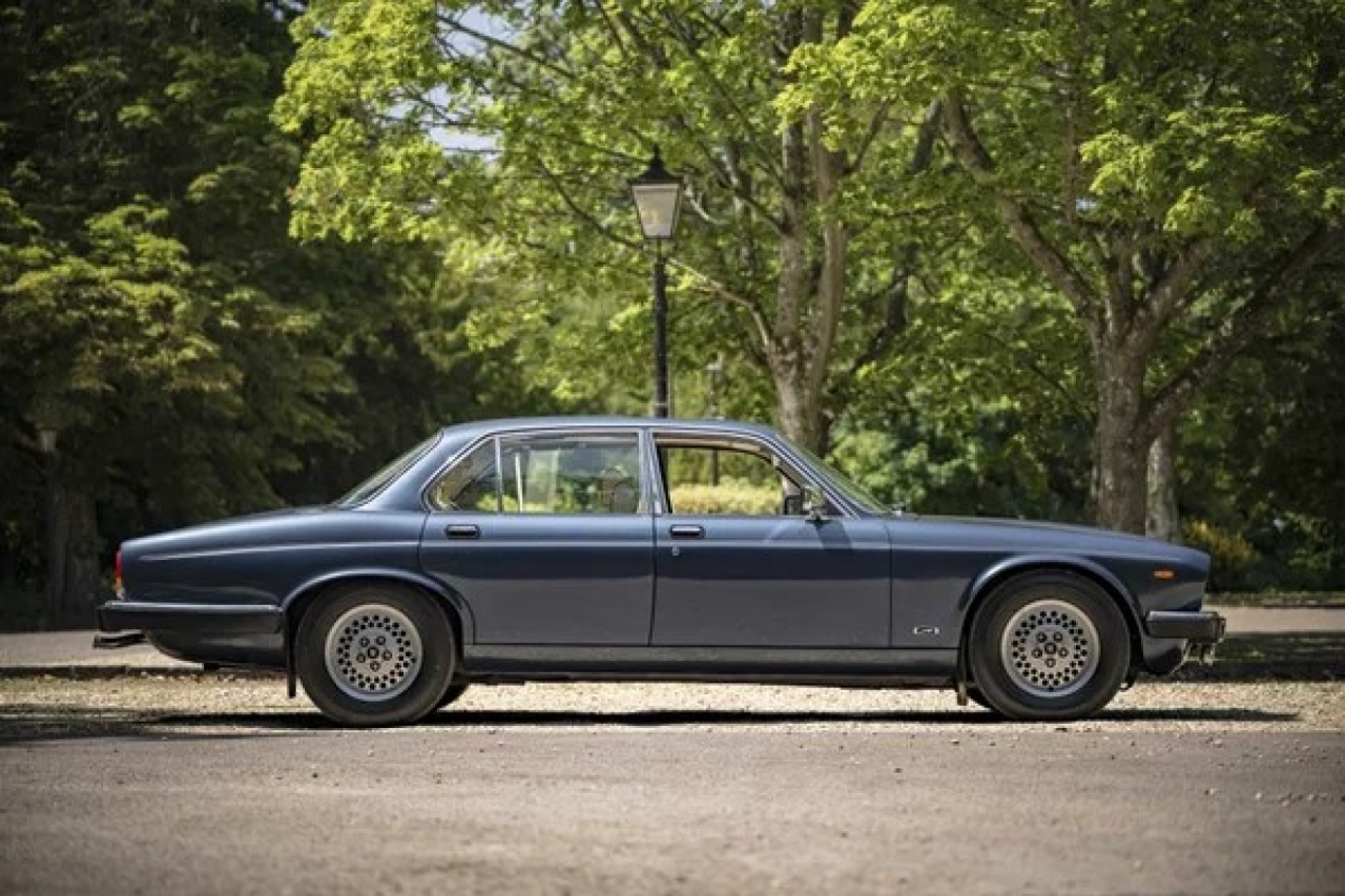 1988 Jaguar XJ12 Sovereign