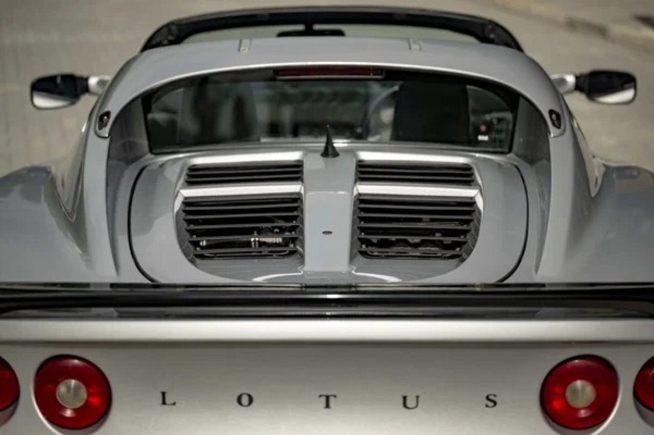 2003 Lotus Elise