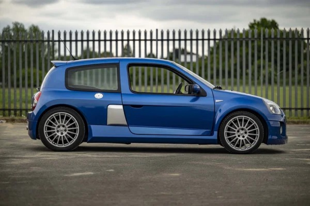 2005 Renault Clio V6 Phase 2
