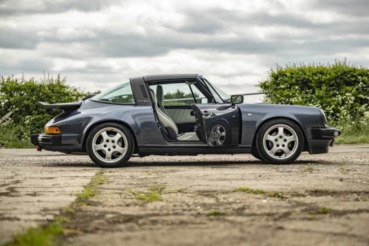 1986 Porsche 911 Carrera Sport Targa