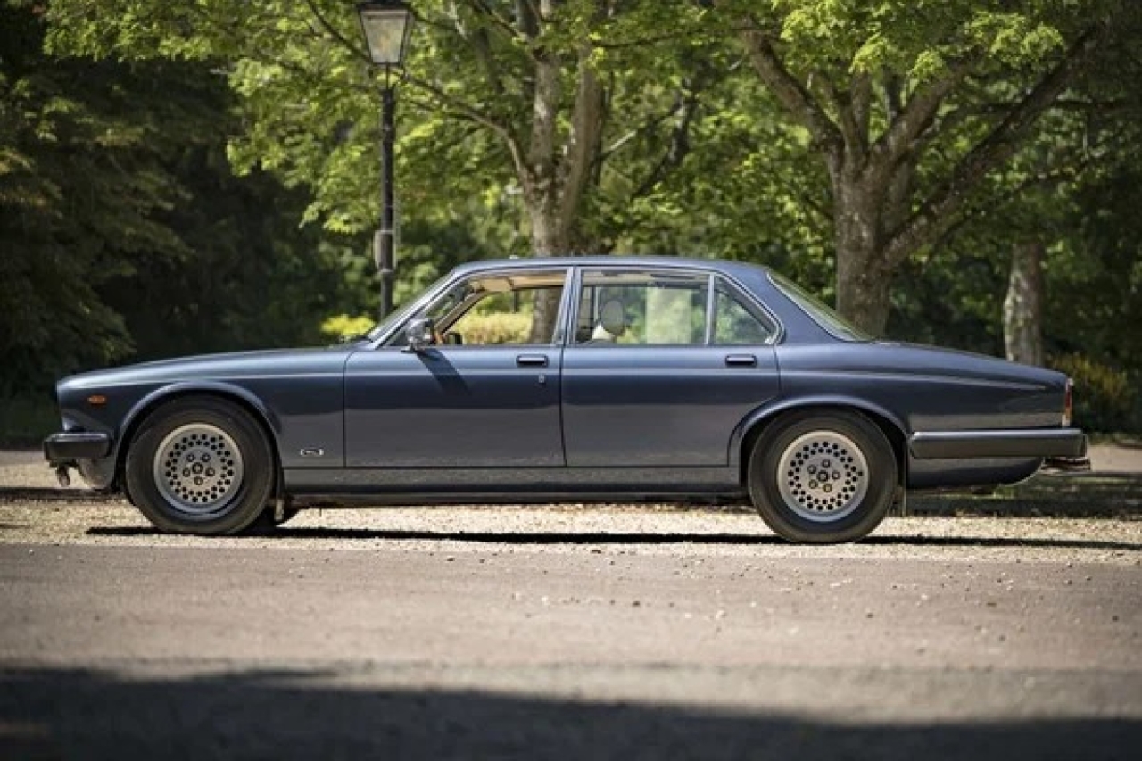 1988 Jaguar XJ12 Sovereign
