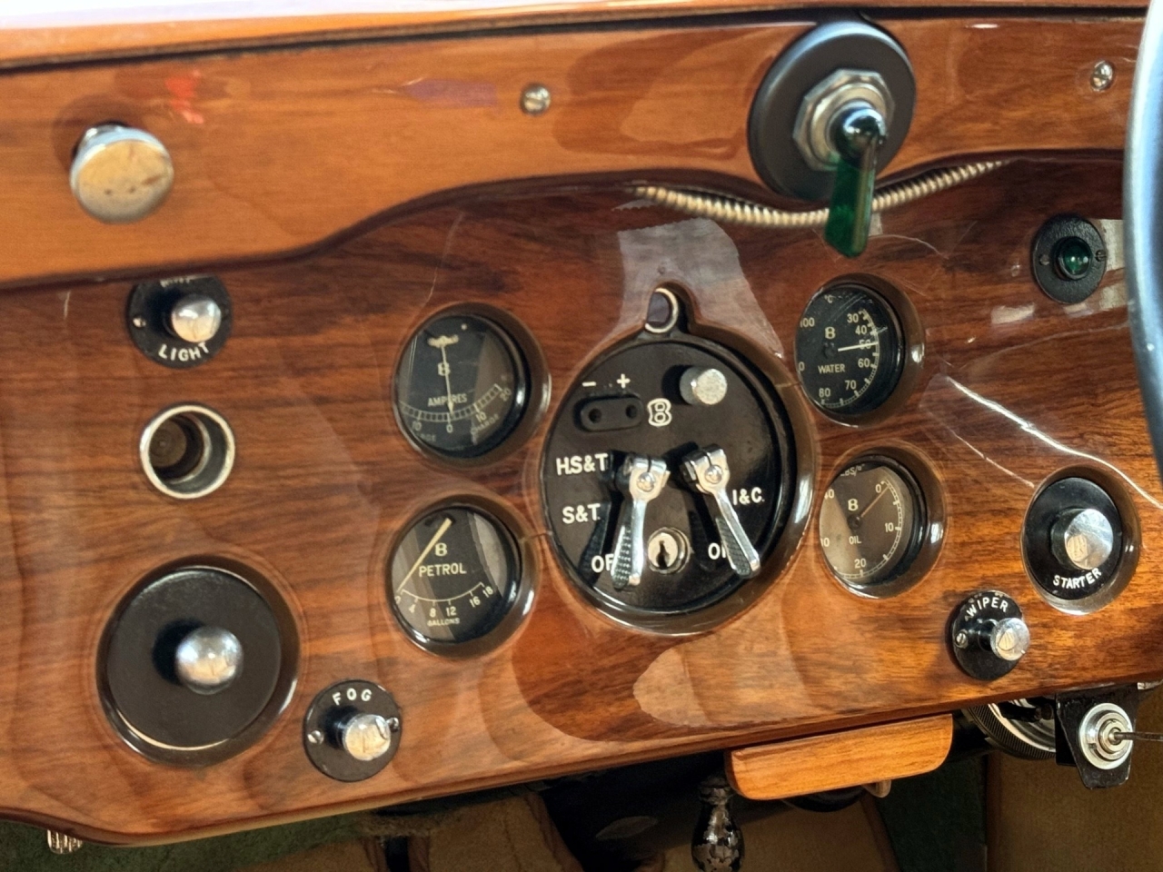 1936 Bentley 4¼ Litre Thrupp & Maberly Sports Saloon