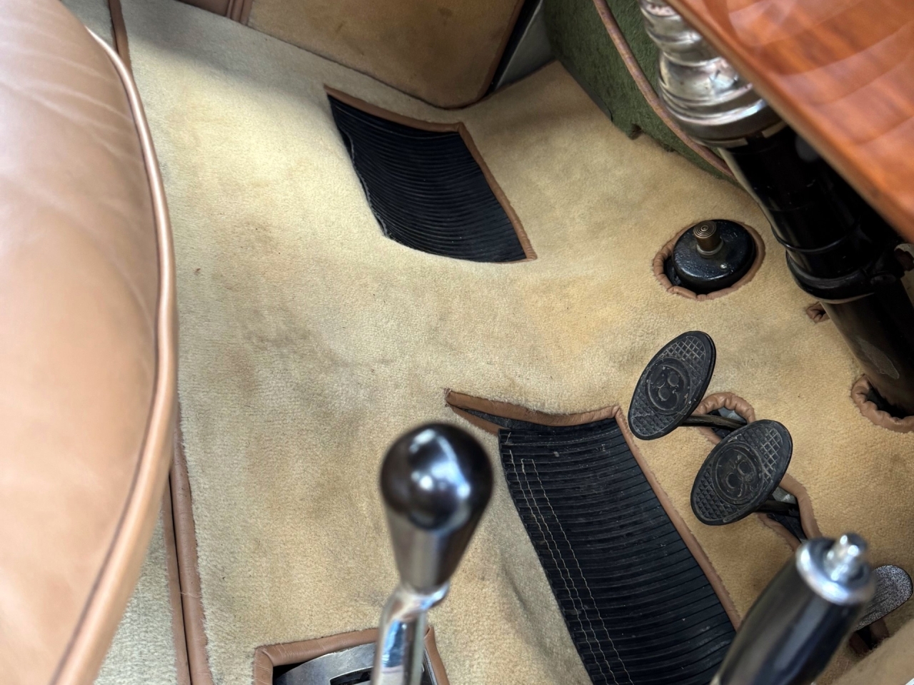 1936 Bentley 4¼ Litre Thrupp & Maberly Sports Saloon