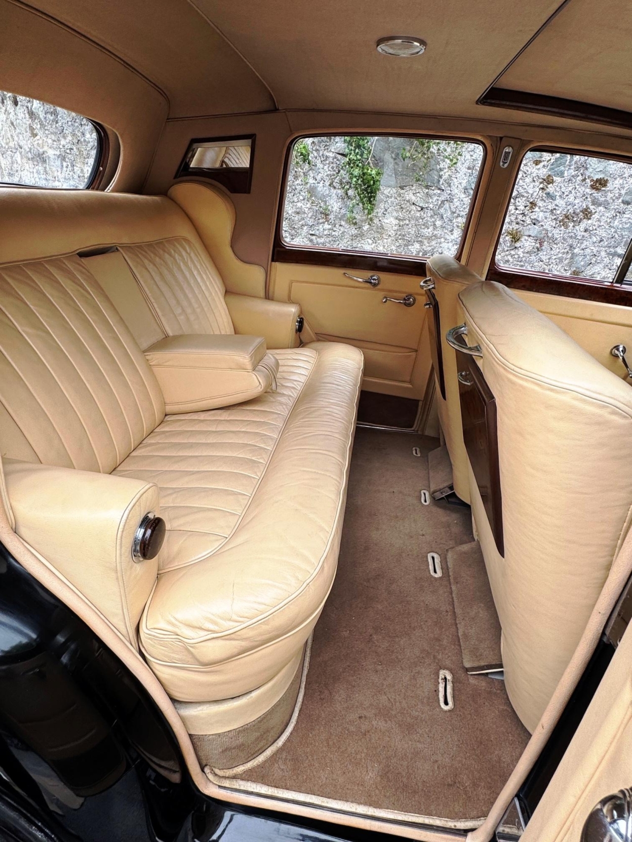 1954 Rolls-Royce Silver Dawn ‘Big Boot’ Automatic Saloon SOG68