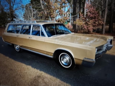 1967 Chrysler Town & Country Wagon