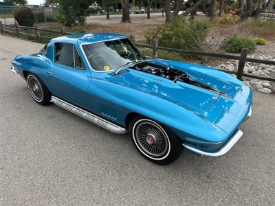 1967 Chevrolet Corvette Coupe (Marina Blue)