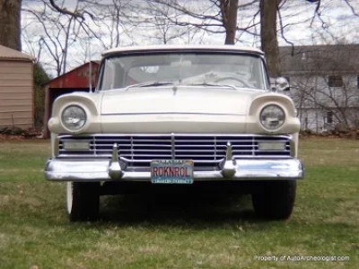 1957 Ford Skyliner