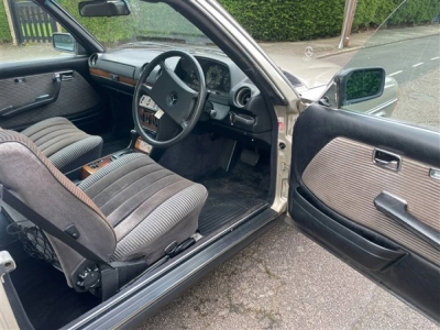 1985 Mercedes - Benz W123 280CE