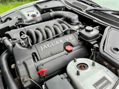 1999 Jaguar XK8