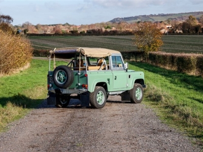 1985 Land Rover C4 90 Heritage 'Hue' Tribute