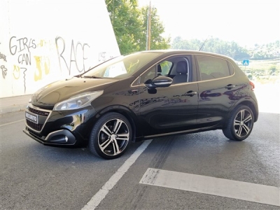 2015 Peugeot 208 Puretech