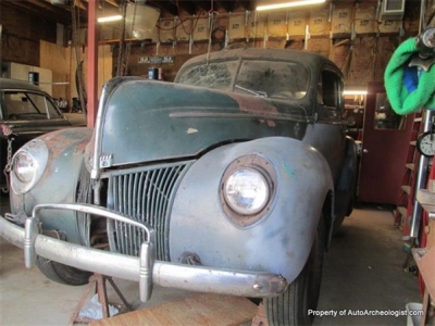 1940 Ford 2-Door Sedan