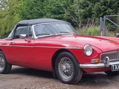 1969 MG B Roadster (Tartan Red)