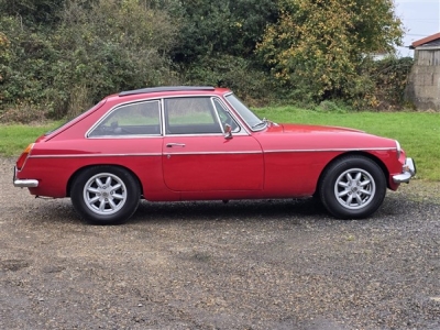 1971 MG B GT (Tartan Red)
