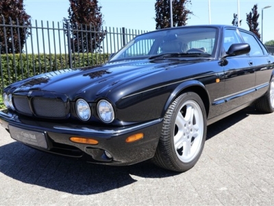 1999 Jaguar XJ-R