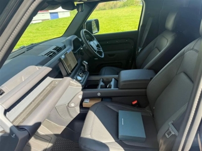 2025(25) Land Rover Defender