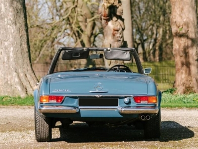 1968 Mercedes-Benz W113 280SL Pagoda