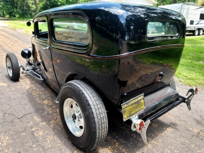 1932 Ford Sedan Custom