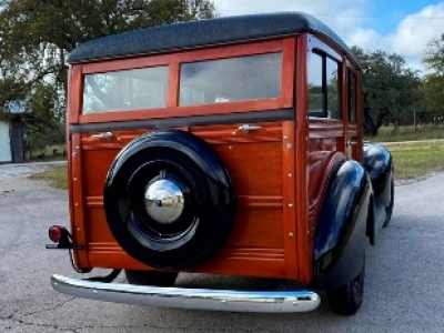 1940 Ford Standard Woodie Station Wagon