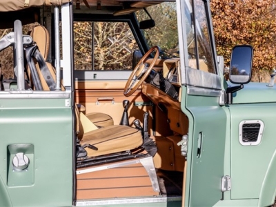 1985 Land Rover C4 90 Heritage 'Hue' Tribute