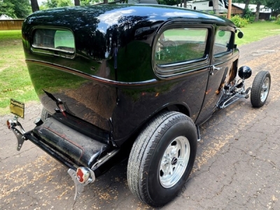 1932 Ford Sedan Custom