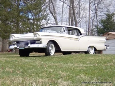 1957 Ford Skyliner