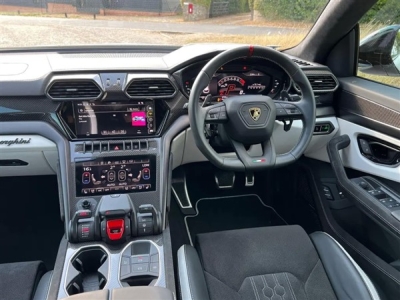 2024(74) Lamborghini Urus