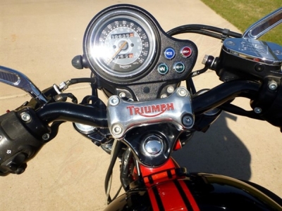 2001 Triumph Bonneville Custom