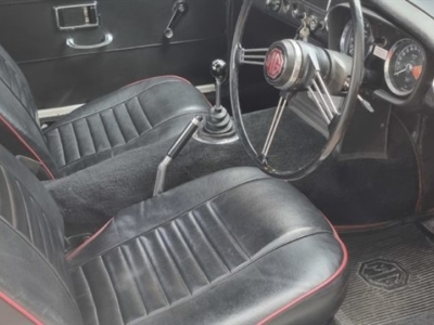 1969 MG B Roadster (Tartan Red)