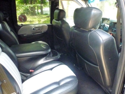 2003 Ford F150 (Harley Davidson Edition)