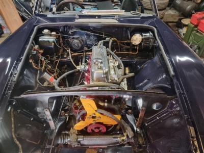 1972 MG B GT (Midnight Blue)