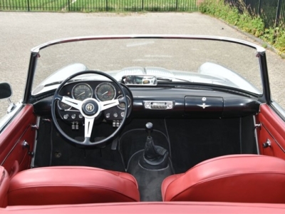 1960 Alfa Romeo 2000 touring spider