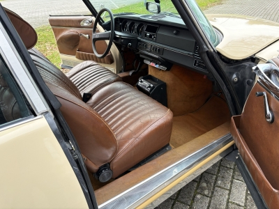 DS 21 Pallas 5 speed. 18 year 1 owner.