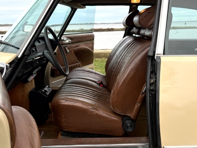 DS 21 Pallas 5 speed. 18 year 1 owner.